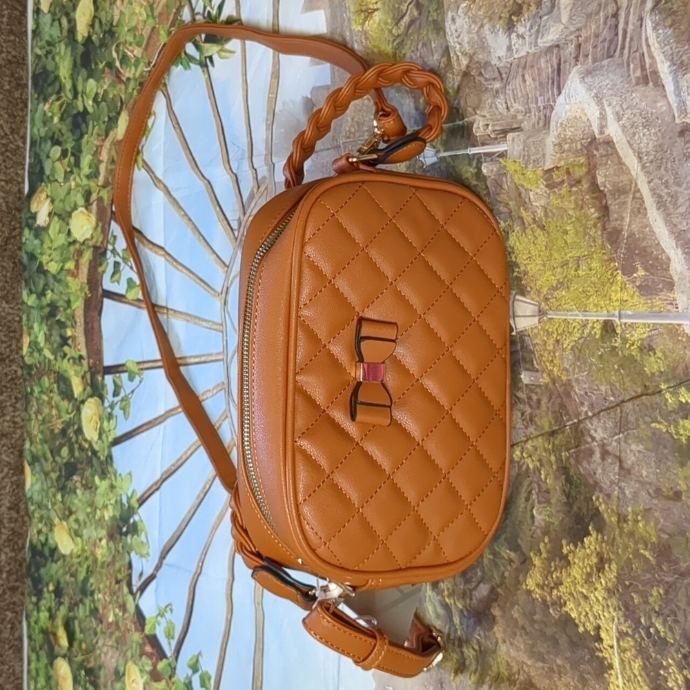 ALYSSA tan vegan handbag